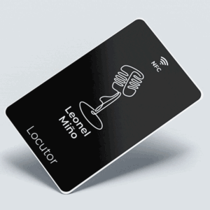 GIF animado de una tarjeta inteligente TepuyCard personalizable con diseño moderno y tecnología NFC para compartir información profesional.